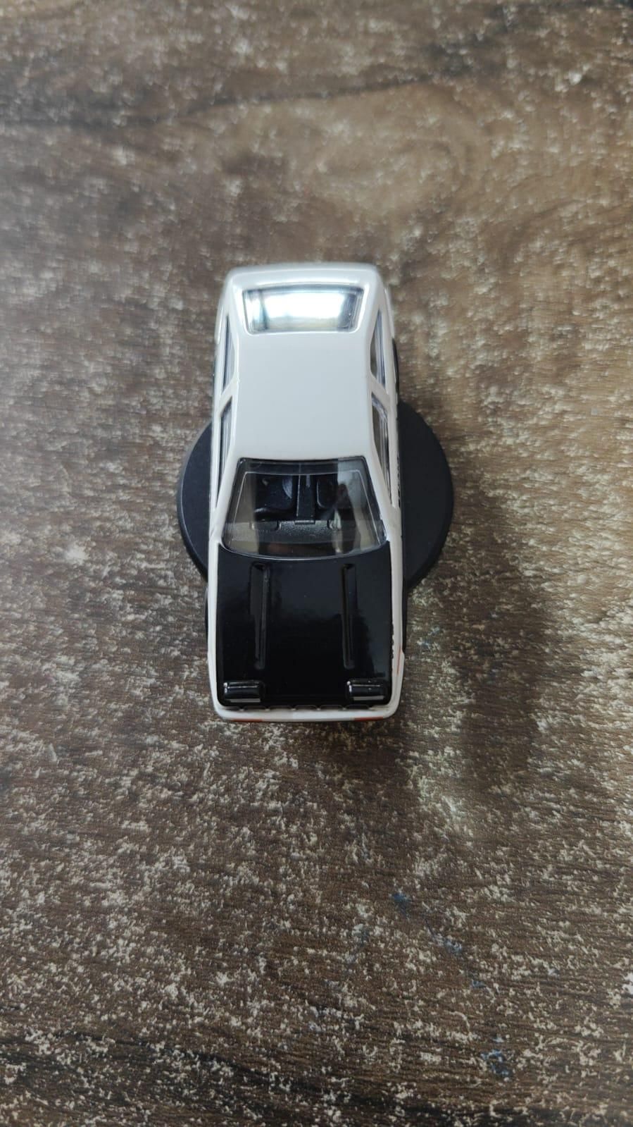 SELF-ADHESIVE DASHBOARD DRIFTING CAR